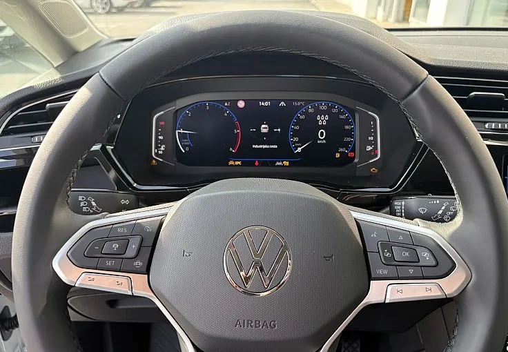 Zunanja slika - Volkswagen Touran - 2.0 TDI R-Line Final Edition  - ZALOGA-7 SEDEŽEV - 7