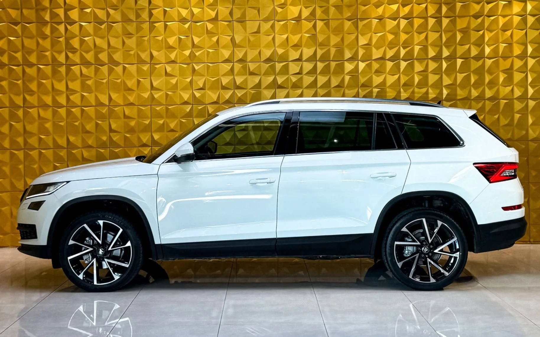 Zunanja slika - Škoda Kodiaq - 2.0 TDI 4X4 AUT. KLJUKA-MEMORY-GRETJE-RADAR TEMP - 6