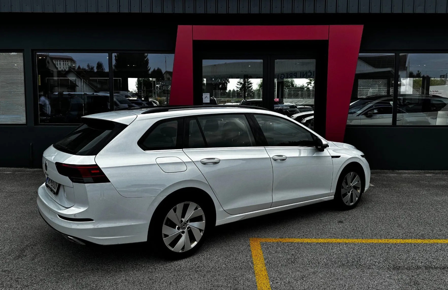 Zunanja slika - Volkswagen Golf - Variant 2.0 TDI BMT Style DSG - 3