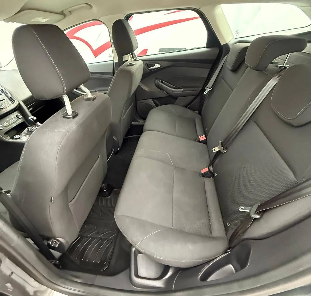 Notranja slika - Ford Focus - Karavan 1.6 TDCi Titanium - 12