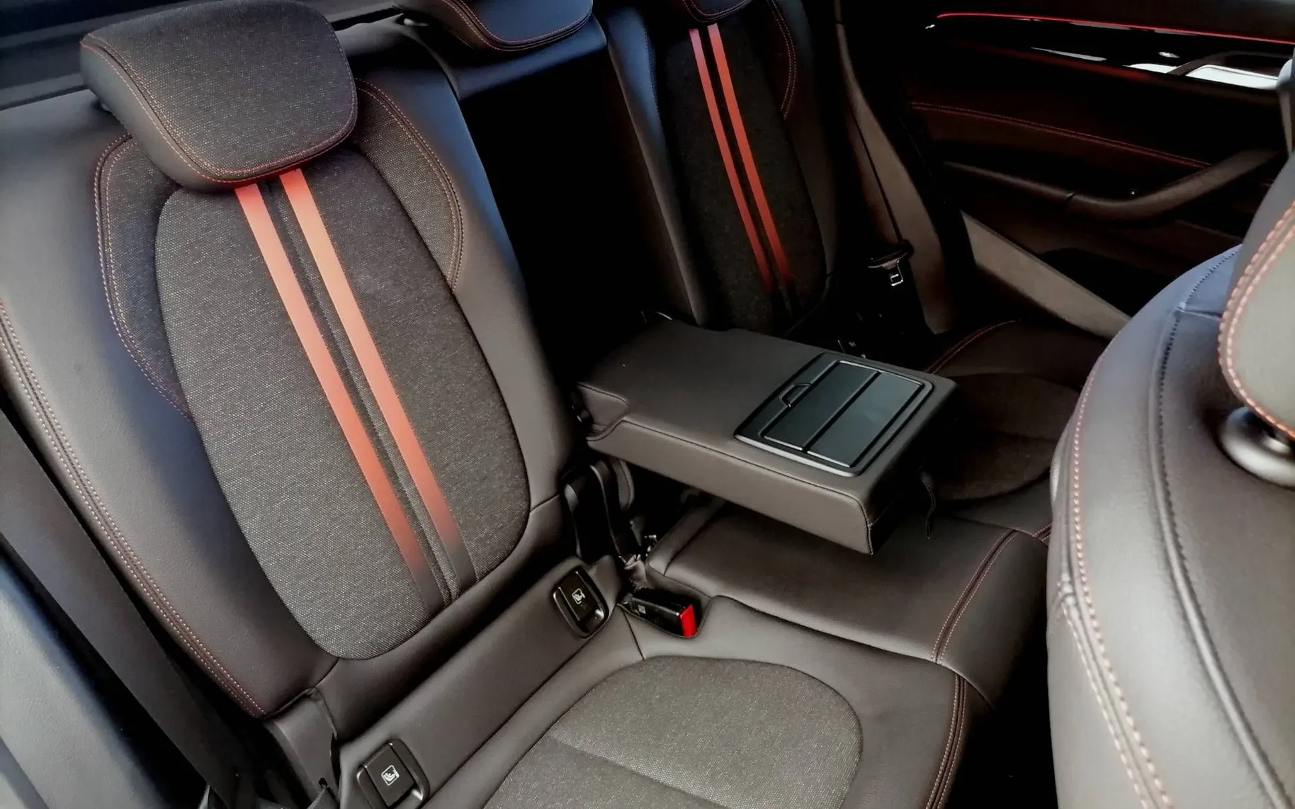 Notranja slika - BMW serija X1: - sDrive16d Sport Line FULL LED ATRAKTIVEN-KOT-NOV.. - 8