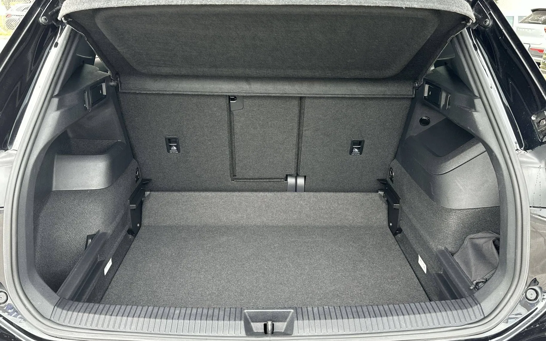 Notranja slika - VW Tiguan - 4motion 2.0 TDI BMT R-Line DSG - 12