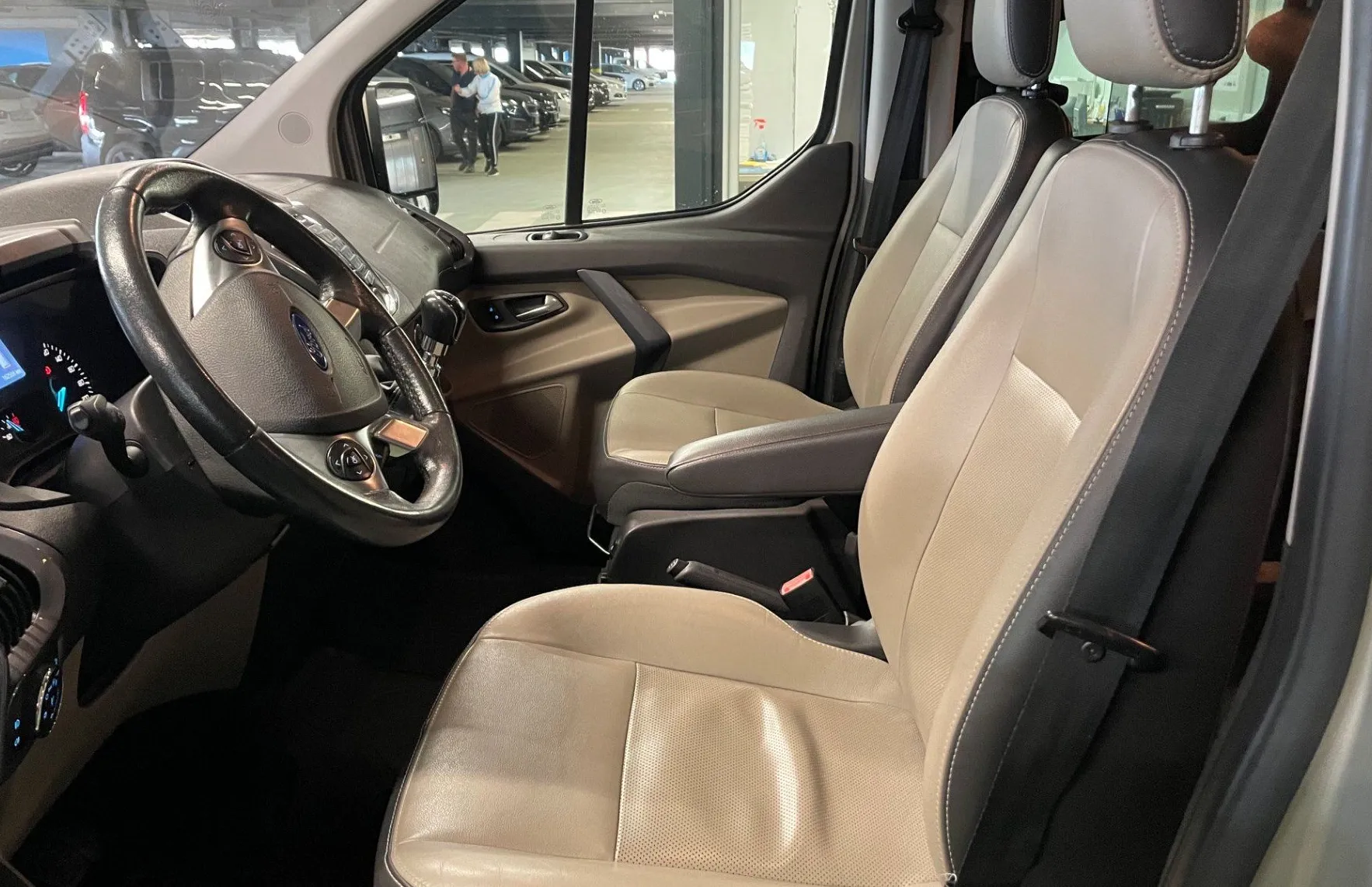 Zunanja slika - Ford Transit Custom - KOMBI 2.2 TDCi 6. SEDEŽEV 92 KW - 16