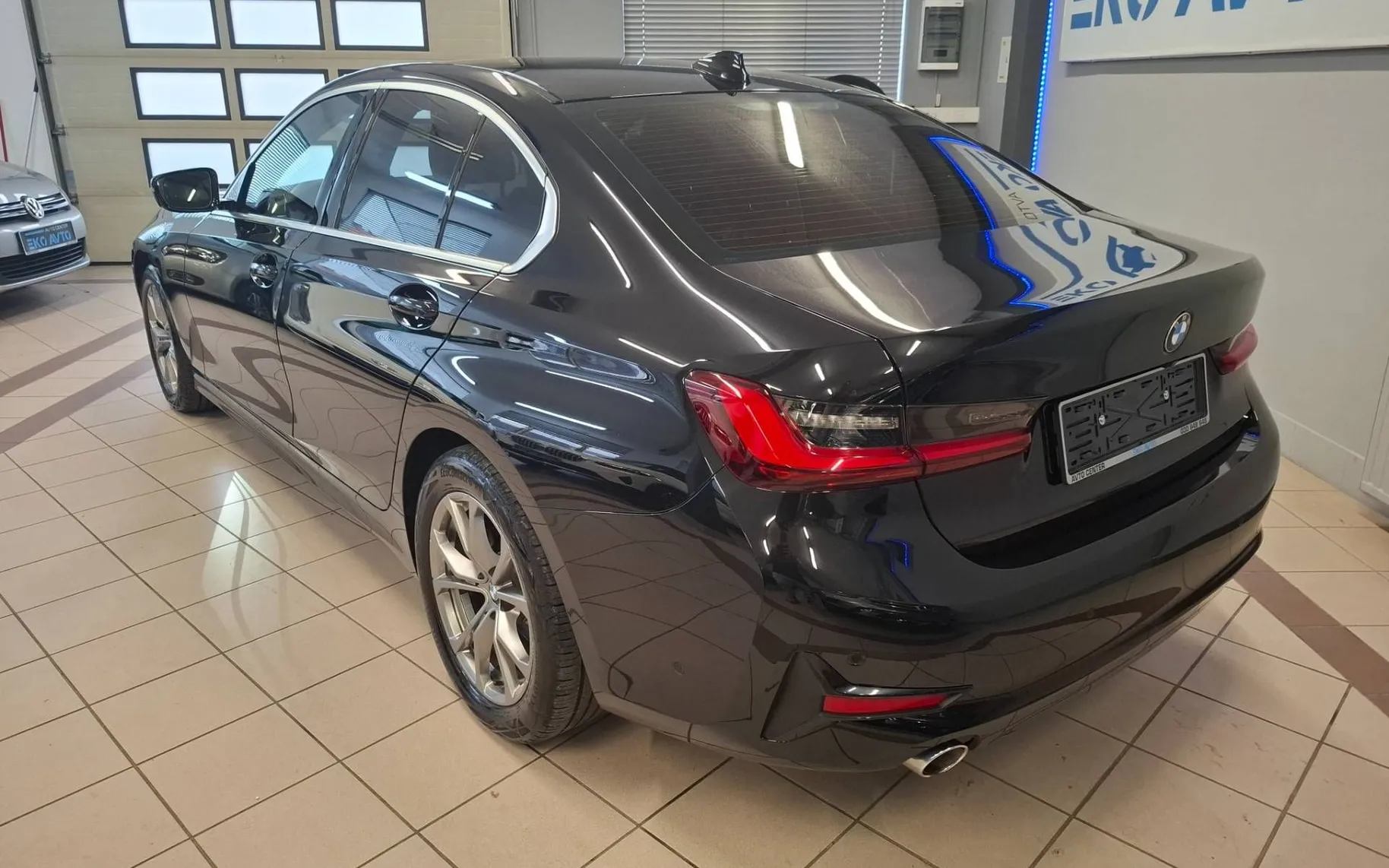 Zunanja slika - BMW serija 3: - 318d AVT.-1LAST.-SLO-VIRTUAL-AMBIENT-FUL LED-NAVI- - 2