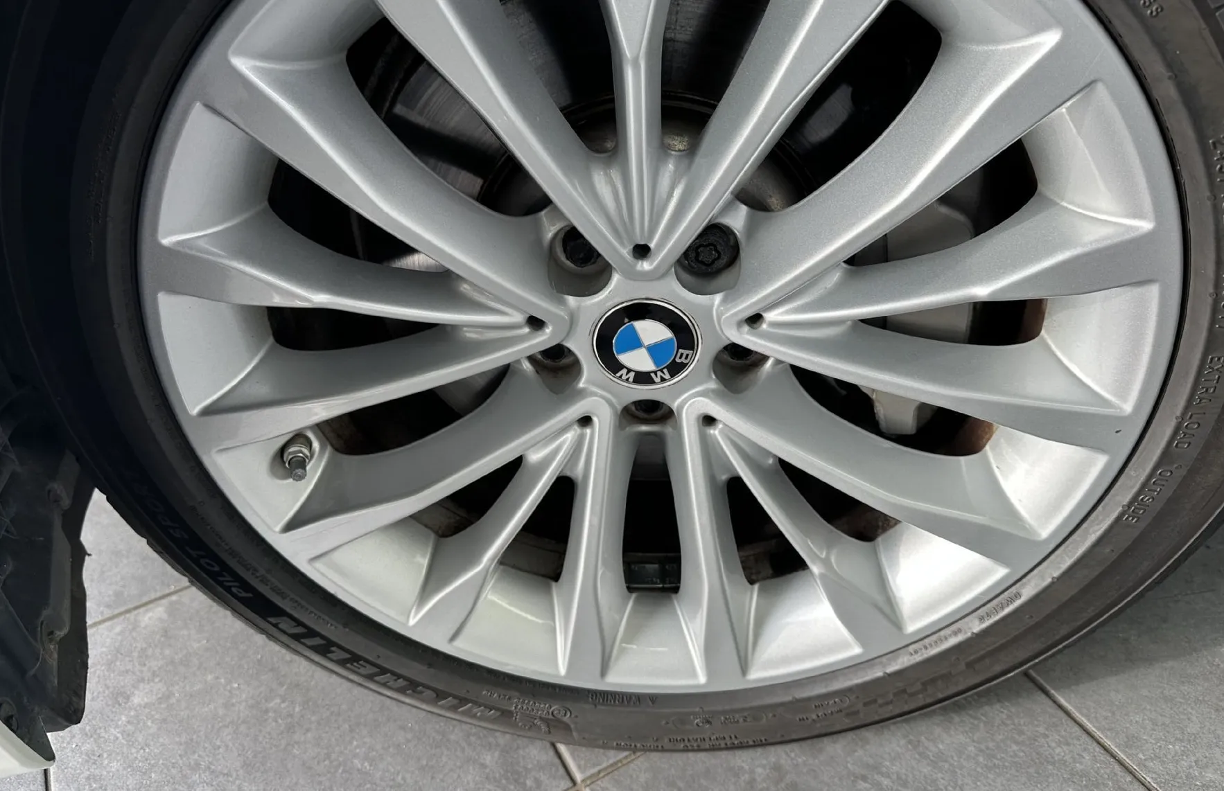 Zunanja slika - BMW Serija 5 - : 530e xDrive LUXURY.KAMERA.NAVI.USNJE.LED.ALU.4X4 - 6