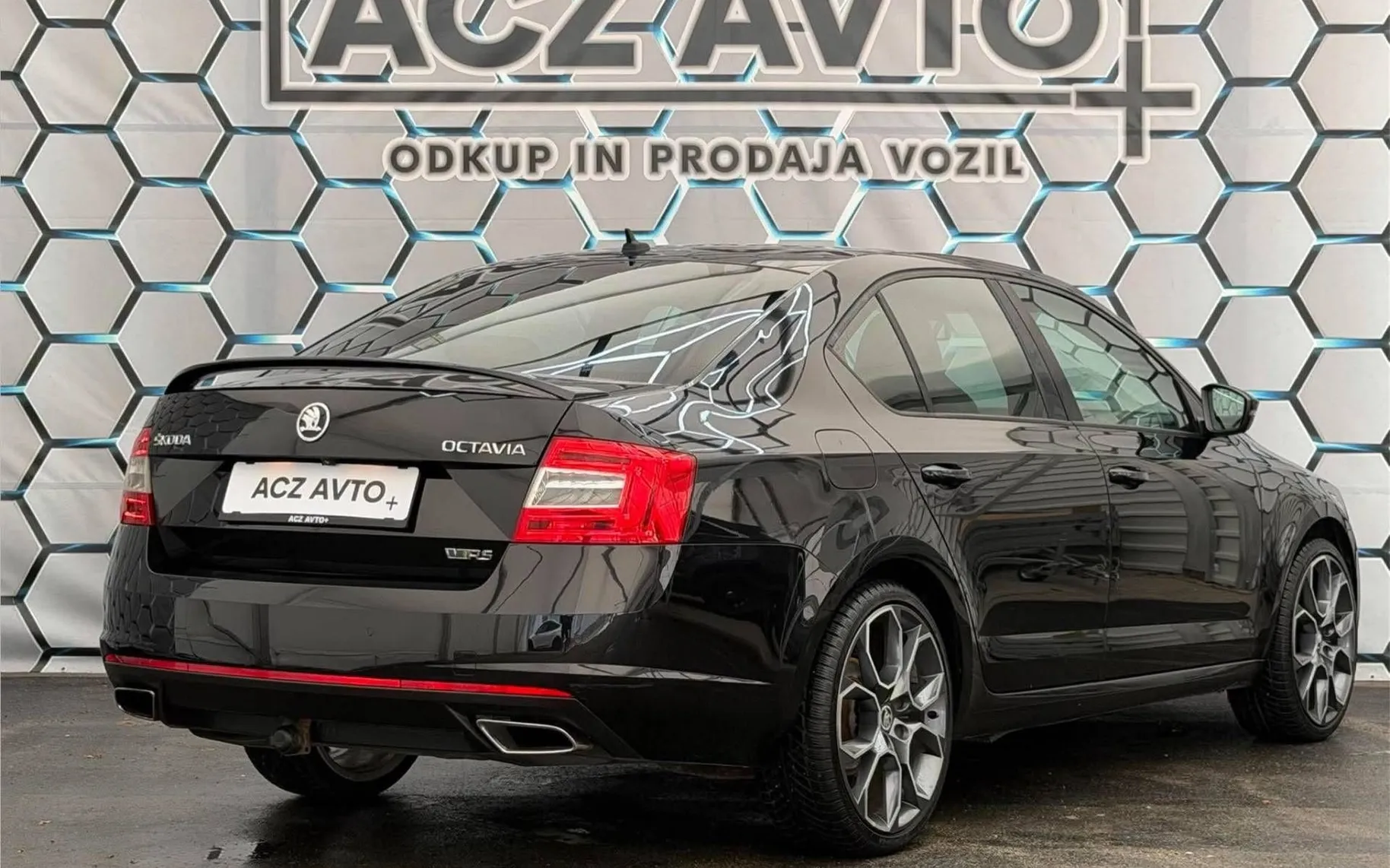 Zunanja slika - Škoda Octavia - 2.0 TDI•RS•DSG•CHALLENGE•XENON+LED•KAMERA•NAVI•F1• - 4