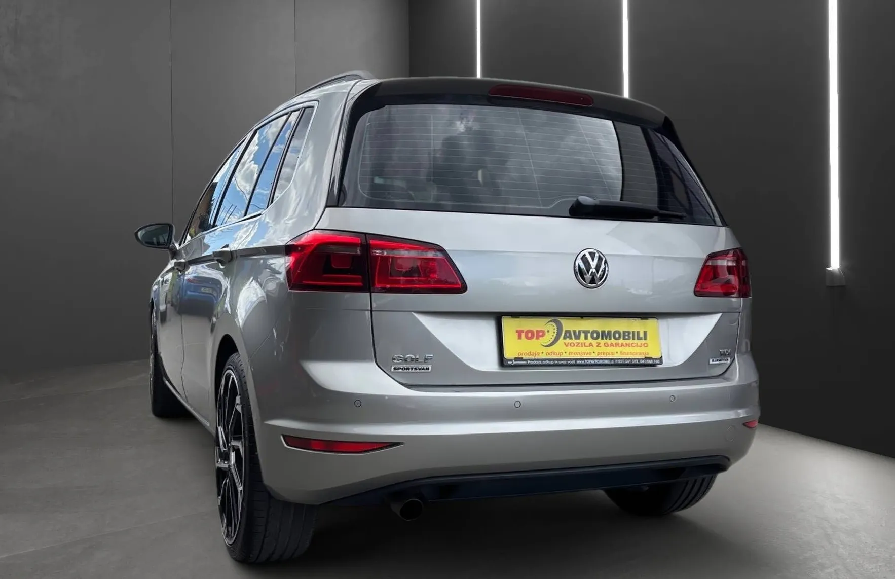 Zunanja slika - VW Golf - Sportsvan 1.6 TDI SLO XENON NAVI 1.LASTNIK PDC KAMERA - 5