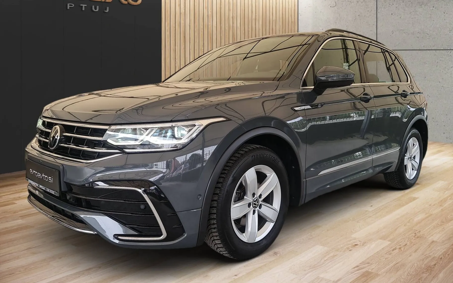 Zunanja slika - Volkswagen Tiguan - 1.5 TSI  R-Line DSG•Bogata dodatna oprema... - 1
