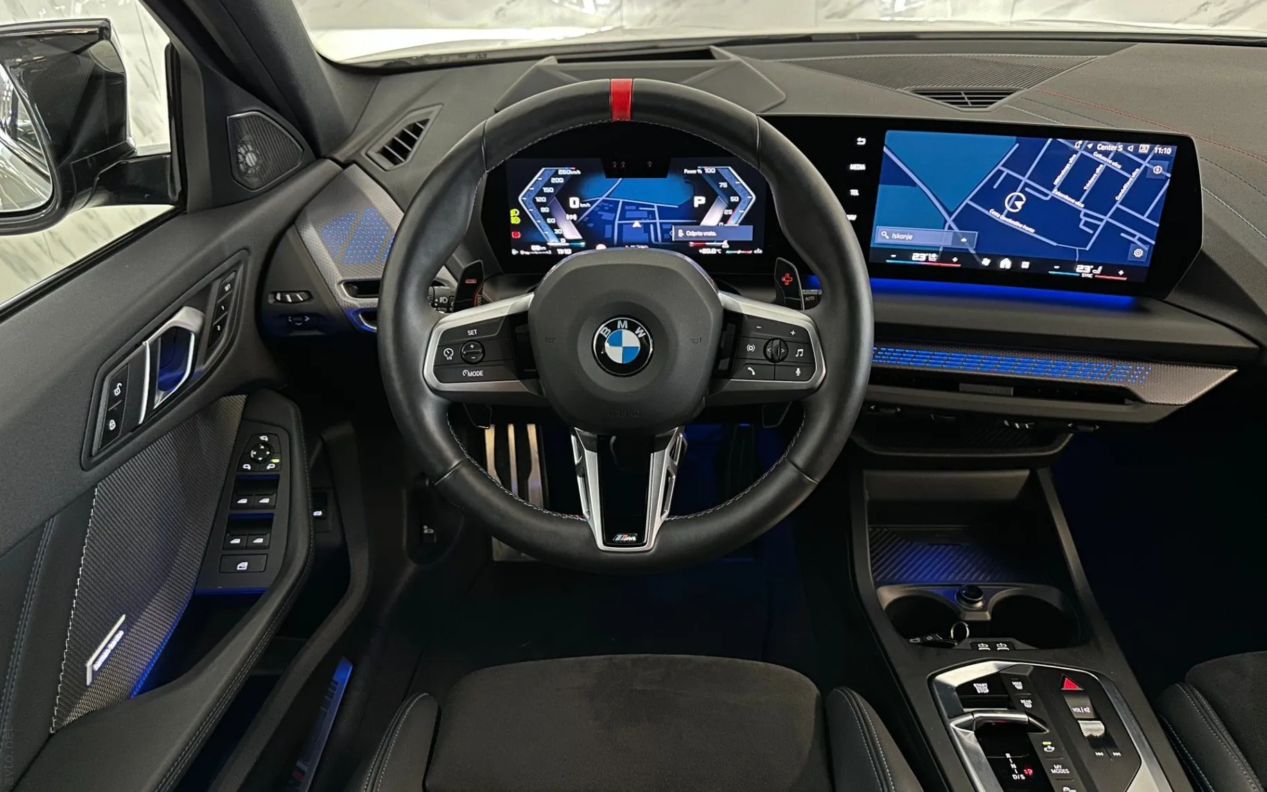 Notranja slika - BMW serija 1: - M135 xDrive |360K|ACC|HUD|Harman|Gretje|KeyGo| - 10