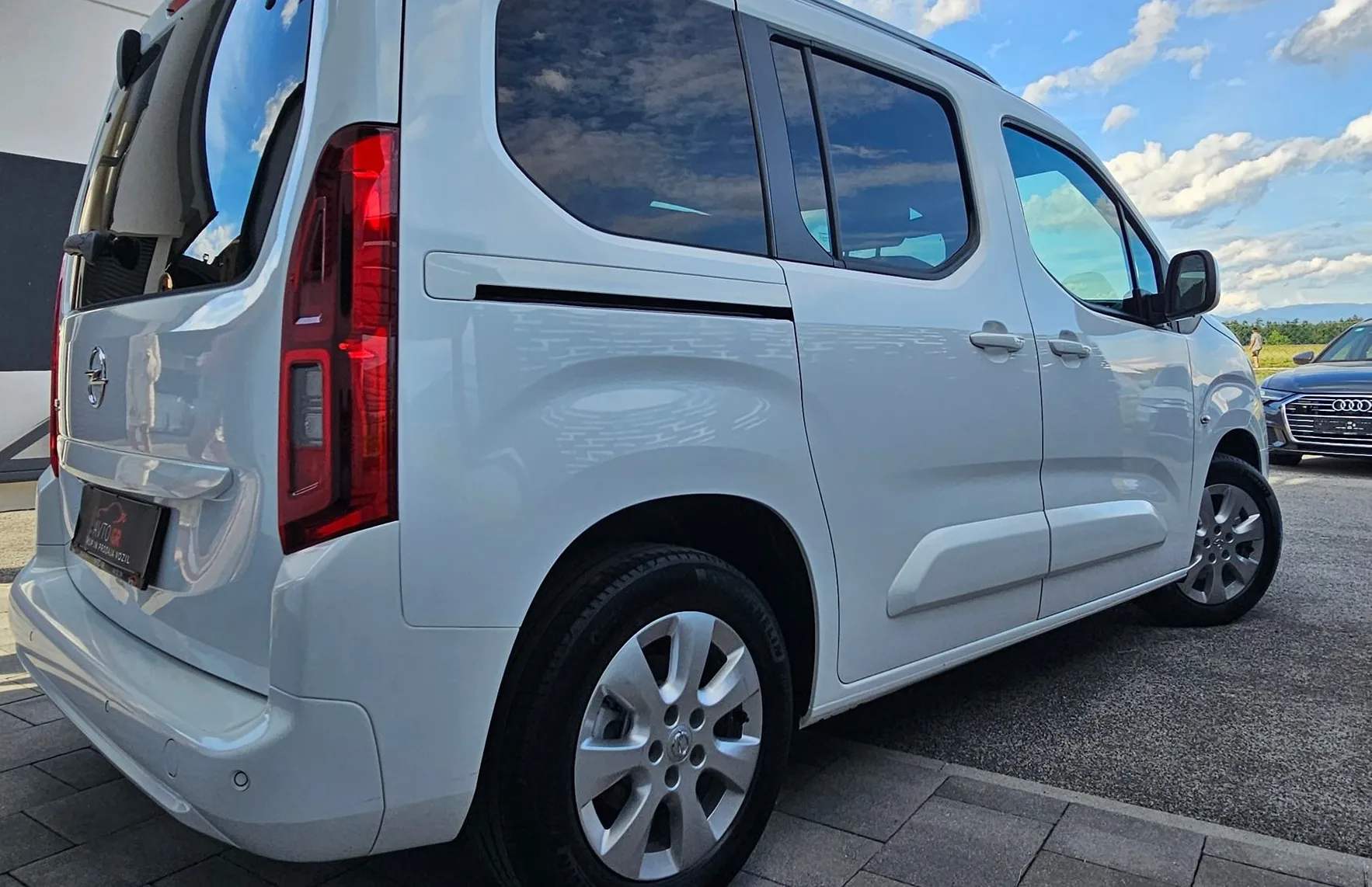Zunanja slika - Opel Combo - 1.5 CDTI-Life-AUT. Le 125.000km-ODLIČEN-LED-Start- - 11