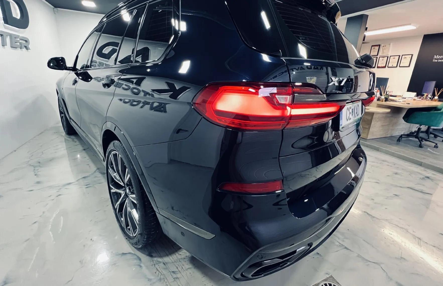 Zunanja slika - BMW X7 - serija : xDrive40i M SOFT-PANO-LASER-KAM360-22COL -4CONTR.. - 5