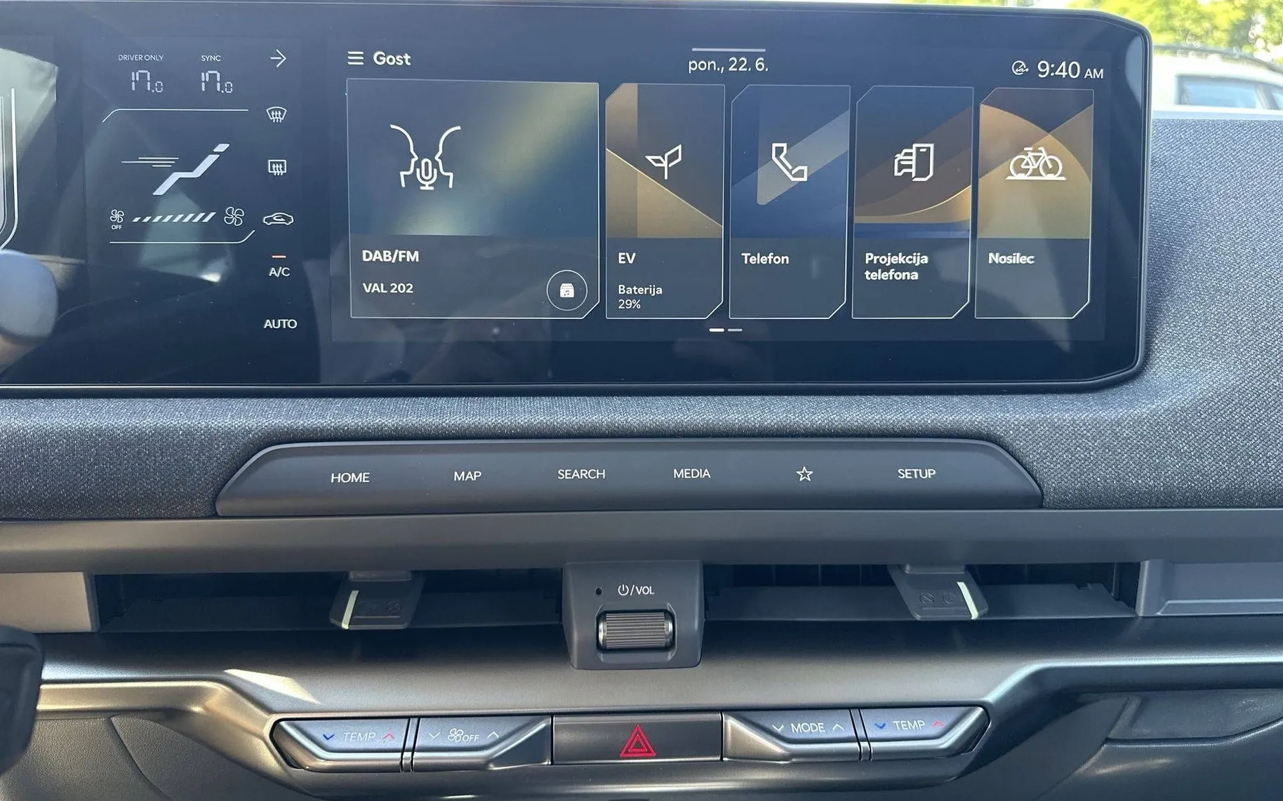 Notranja slika - KIA EV2 - 42.2 kWh Sky - 18