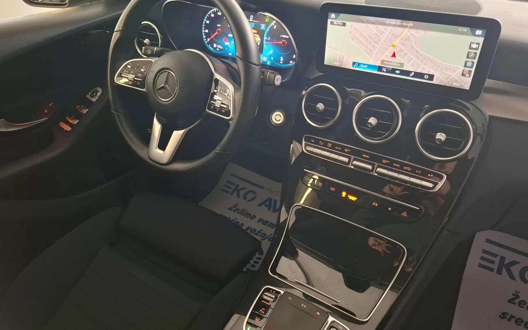 Notranja slika - Mercedes-Benz GLC-Razred - GLC 220d 4MATIC Avt. VIRTUAL-VELIKA NAVI-KAMERA-AC - 9