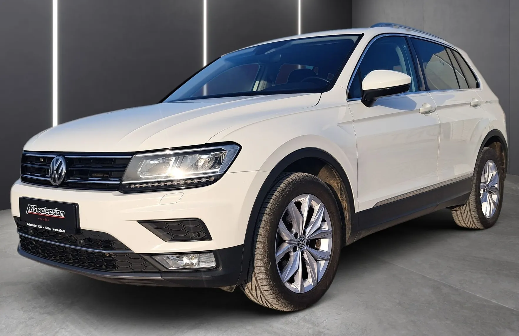 Zunanja slika - VW Tiguan - 2.0 TDI SCR 4MOT. DSG Highline - 1