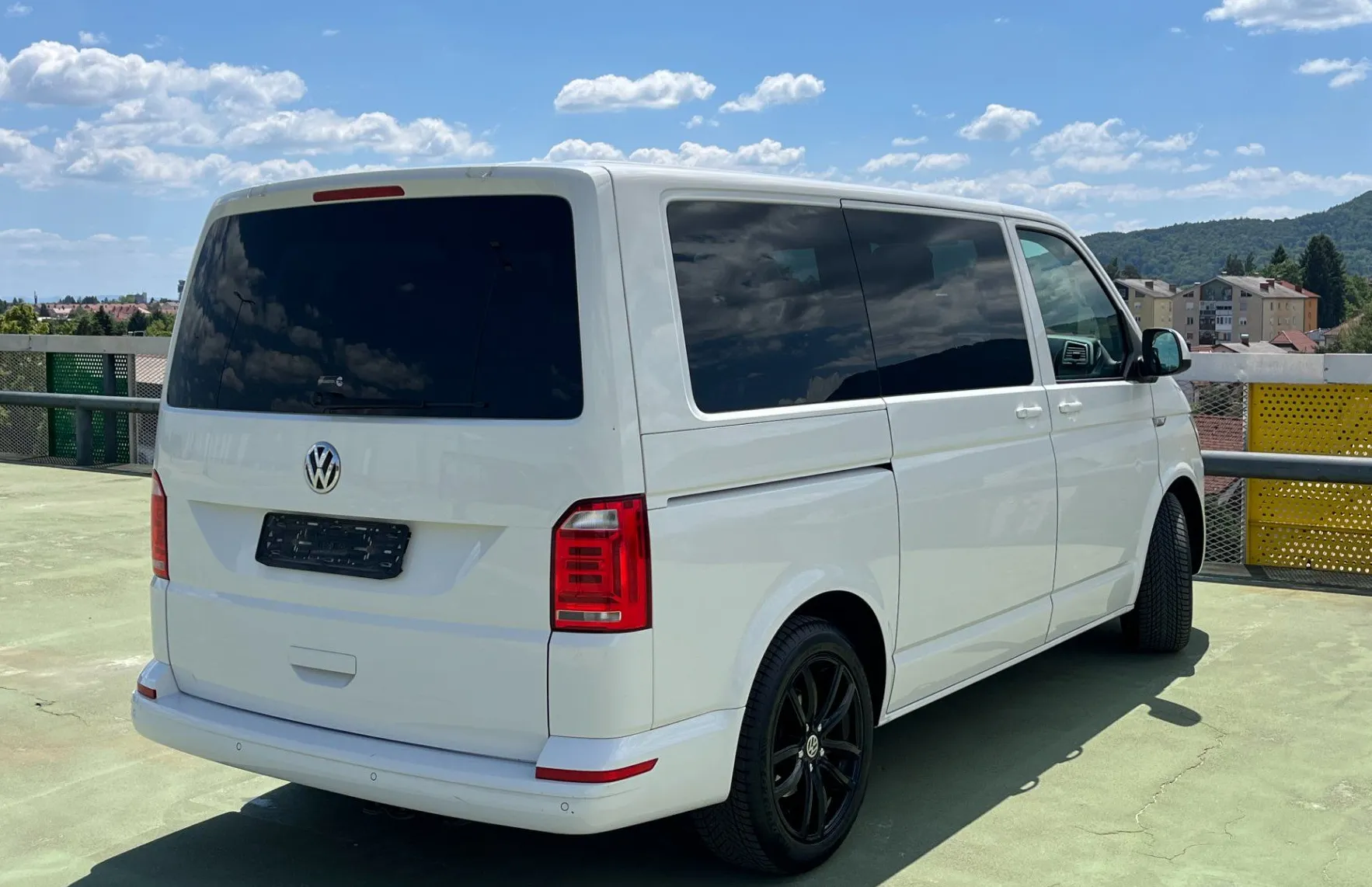 Zunanja slika - Volkswagen Multivan - 2.0 TDI DMR Comfortline DSG. LED. NAVI. 2X PDC. - 6