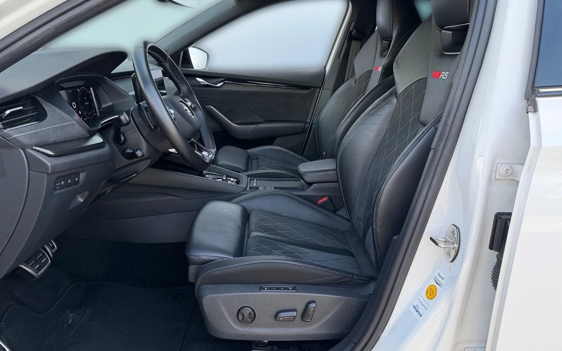 Notranja slika - Škoda Octavia - Combi 2.0 TDI RS DSG-Vl. kljuka-Mrtvi kot-Webasto - 7