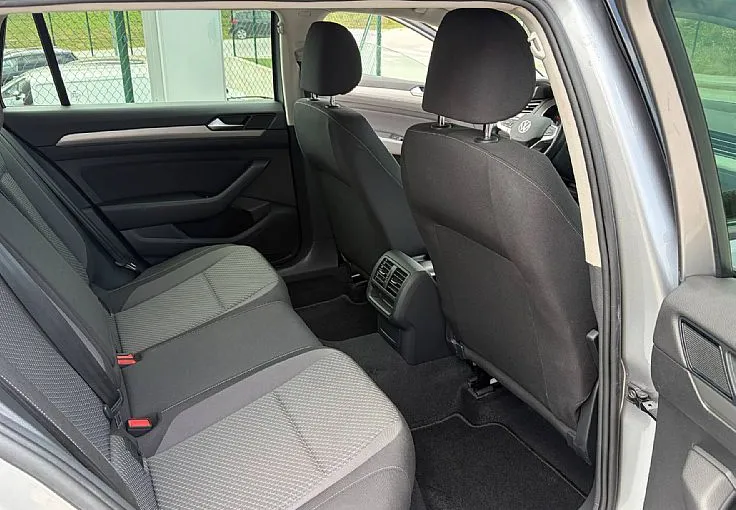 Zunanja slika - Volkswagen Passat - Variant 2.0 TDI BMT SCR Business DSG ZELO LEPO OHRANJEN - 11