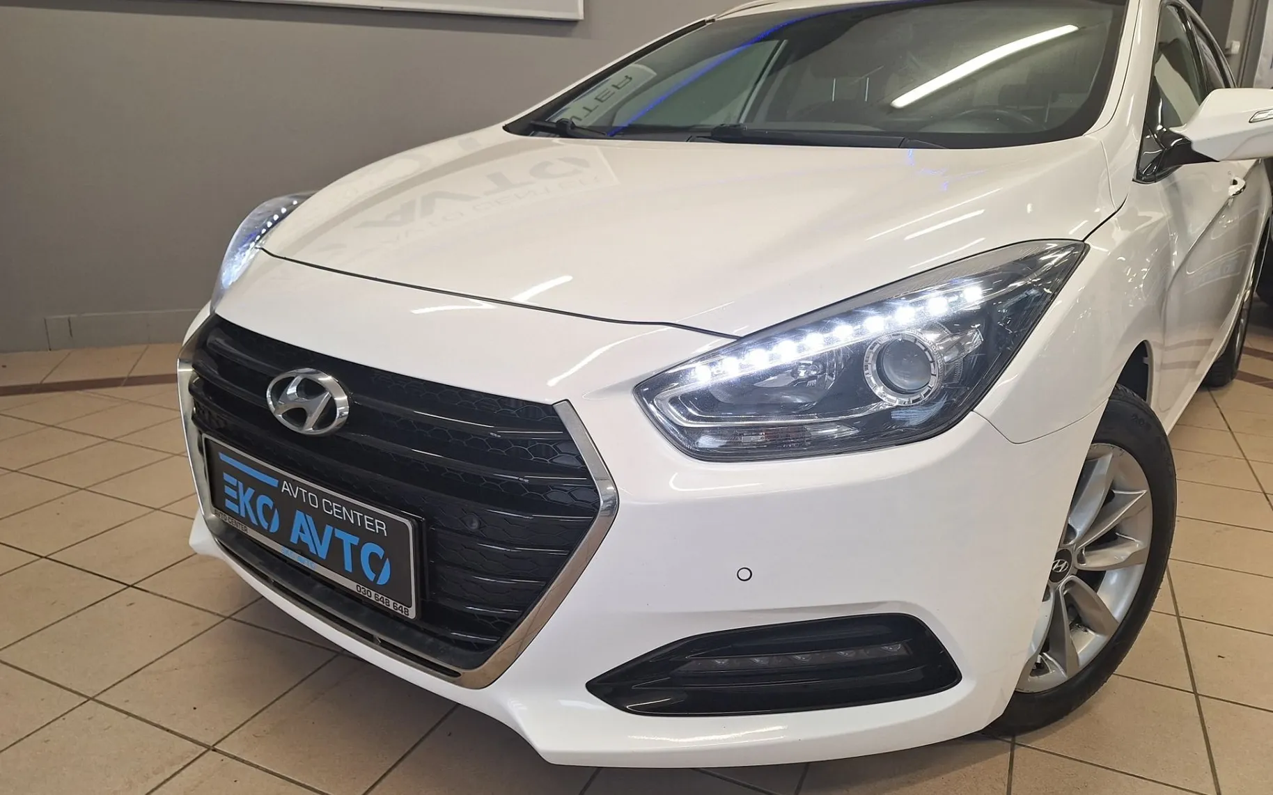 Zunanja slika - Hyundai i40 - 1.7 CRDI 85KW PREMIUM FUL LED-NAVI-KAMERA-PDC-... - 2