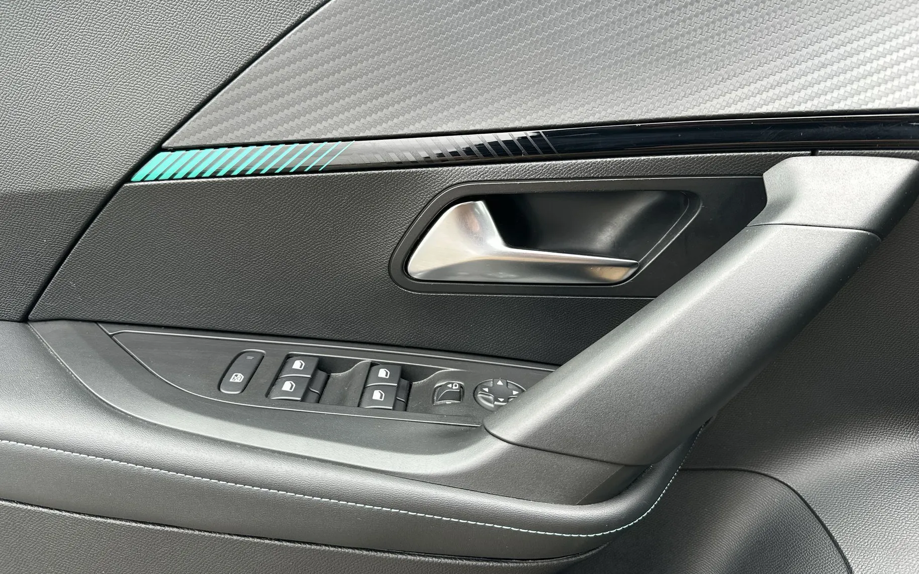 Zunanja slika - Peugeot 2008 - 1.5 BLUEHDI 130 ALLURE PACK EAT8 - 14