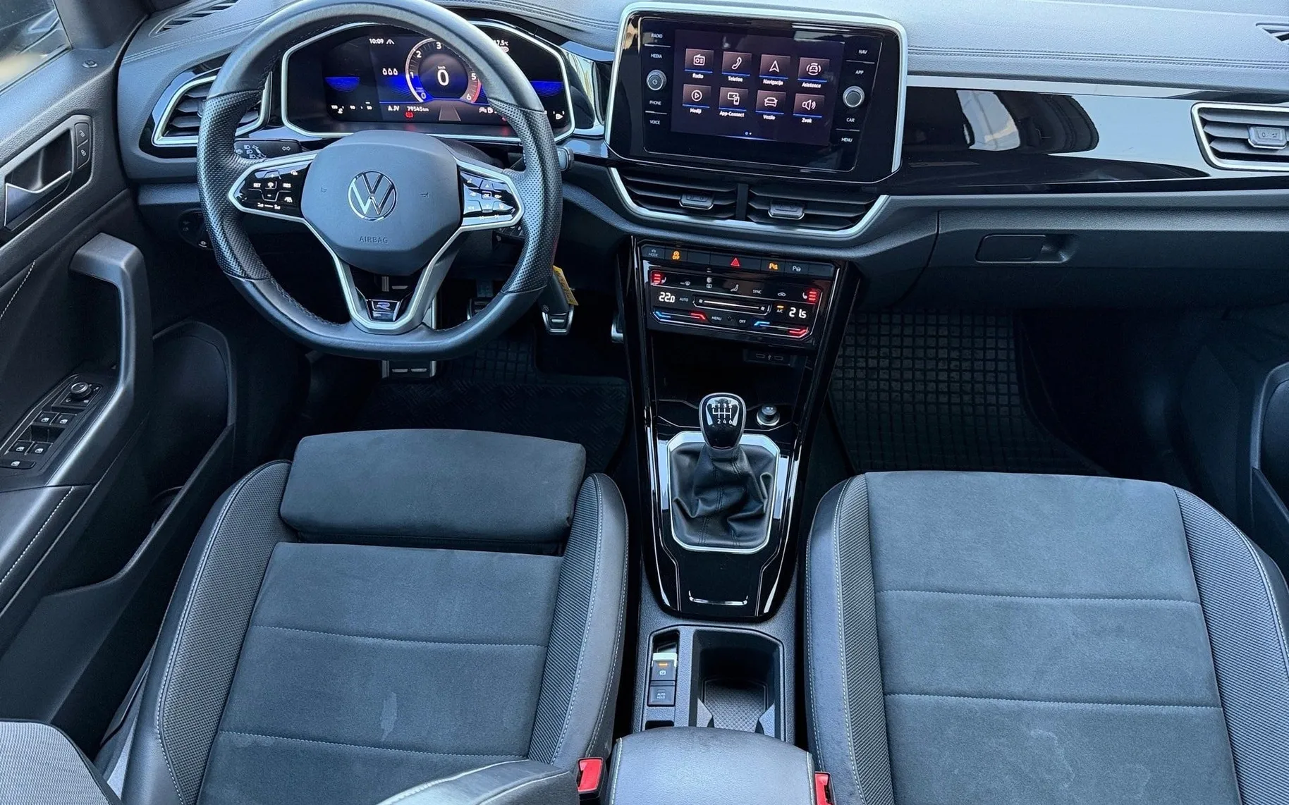Notranja slika - Volkswagen T-Roc - 2.0 TDI BMT R-Line-ACC-Mrtvi kot-PDC-Vl.kljuka.... - 10