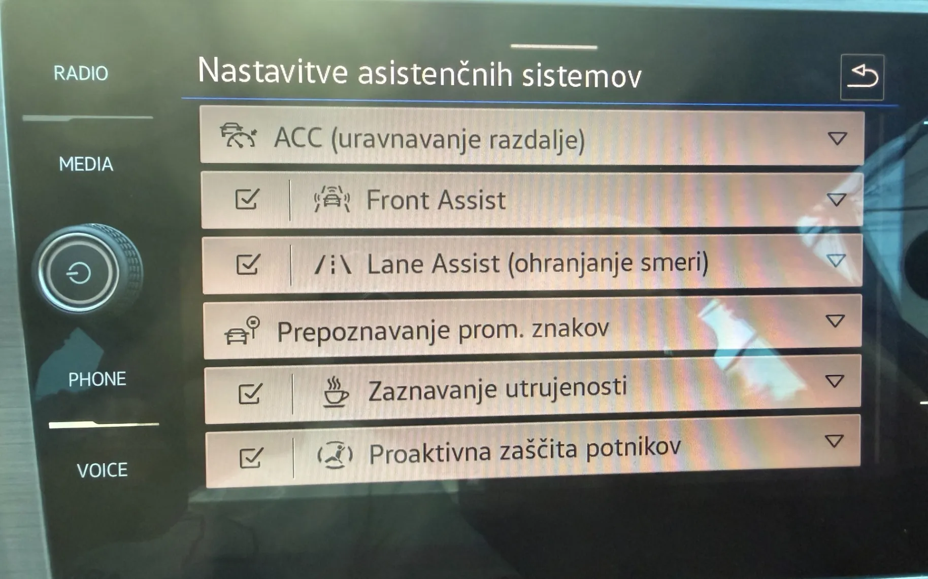 Zunanja slika - Volkswagen Passat - Variant 2,0 TDI BMT SCR Business DSG - 16