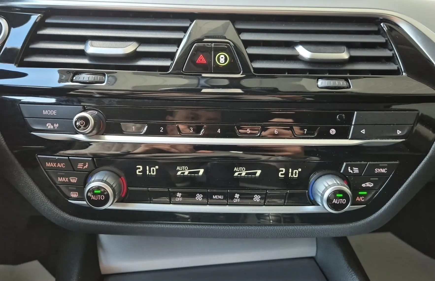Zunanja slika - BMW Serija 5 - : 518d mHEV AUT-SLO-LED-KAMERA-PDC-ODLIČEN - 17