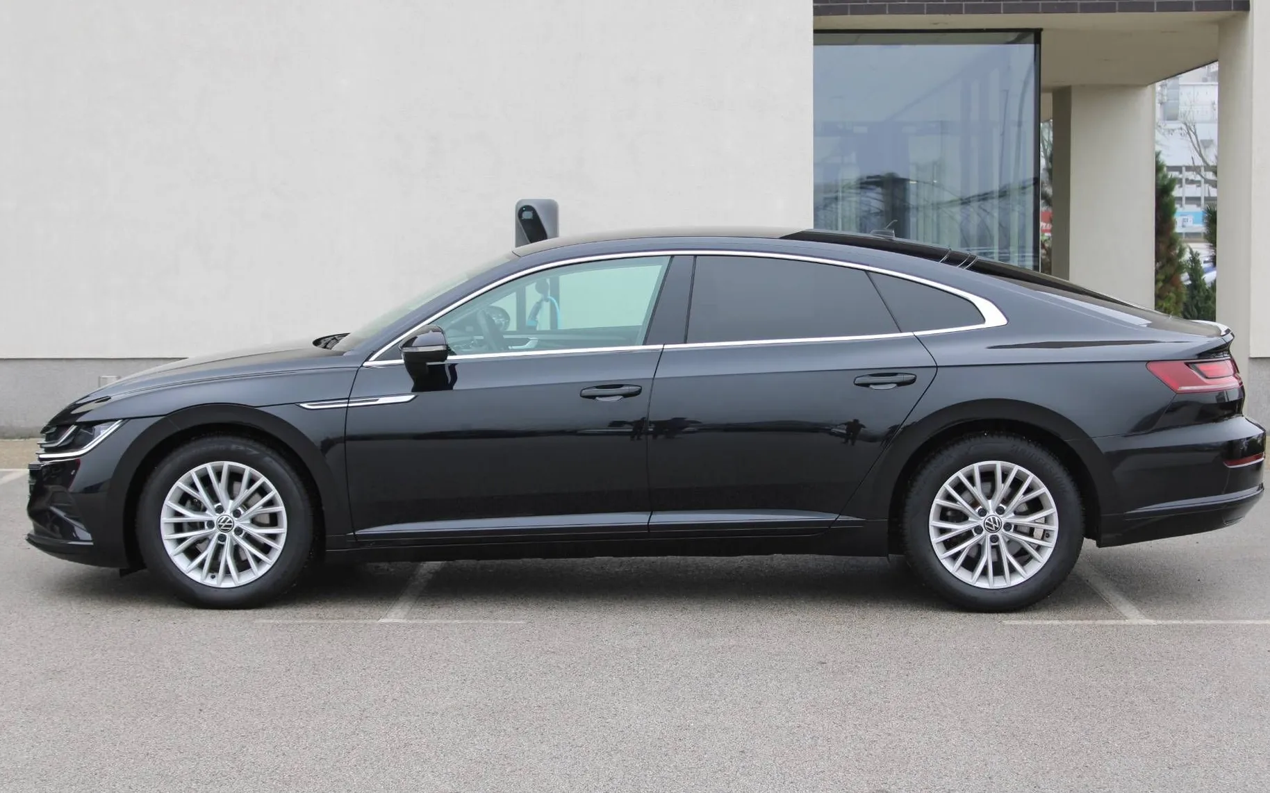 Zunanja slika - VW Arteon - 2.0 TDI avt.110kW LED NAVI GRETJE SED PDC - 3
