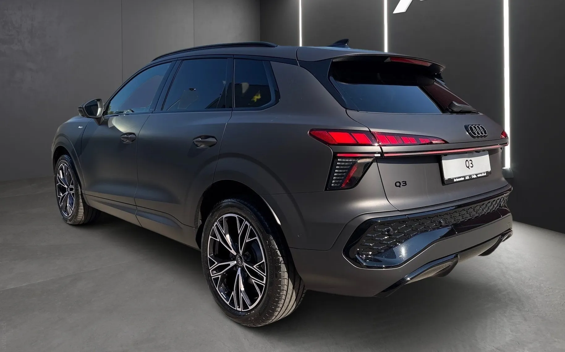 Zunanja slika - Audi Q3 - TDI S tronic - 4