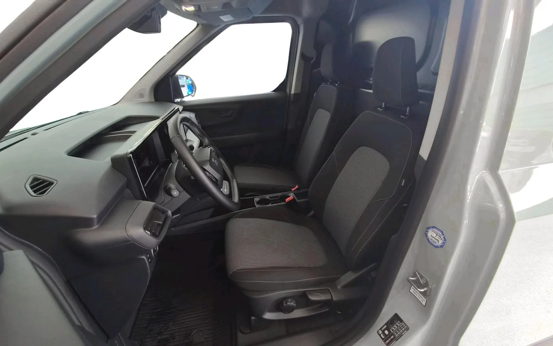 Zunanja slika - Ford Transit Courier - E TREND FURGON 136KM-SLO-1.L-ZIM.PAK.-TEMP-KAMERA - 5