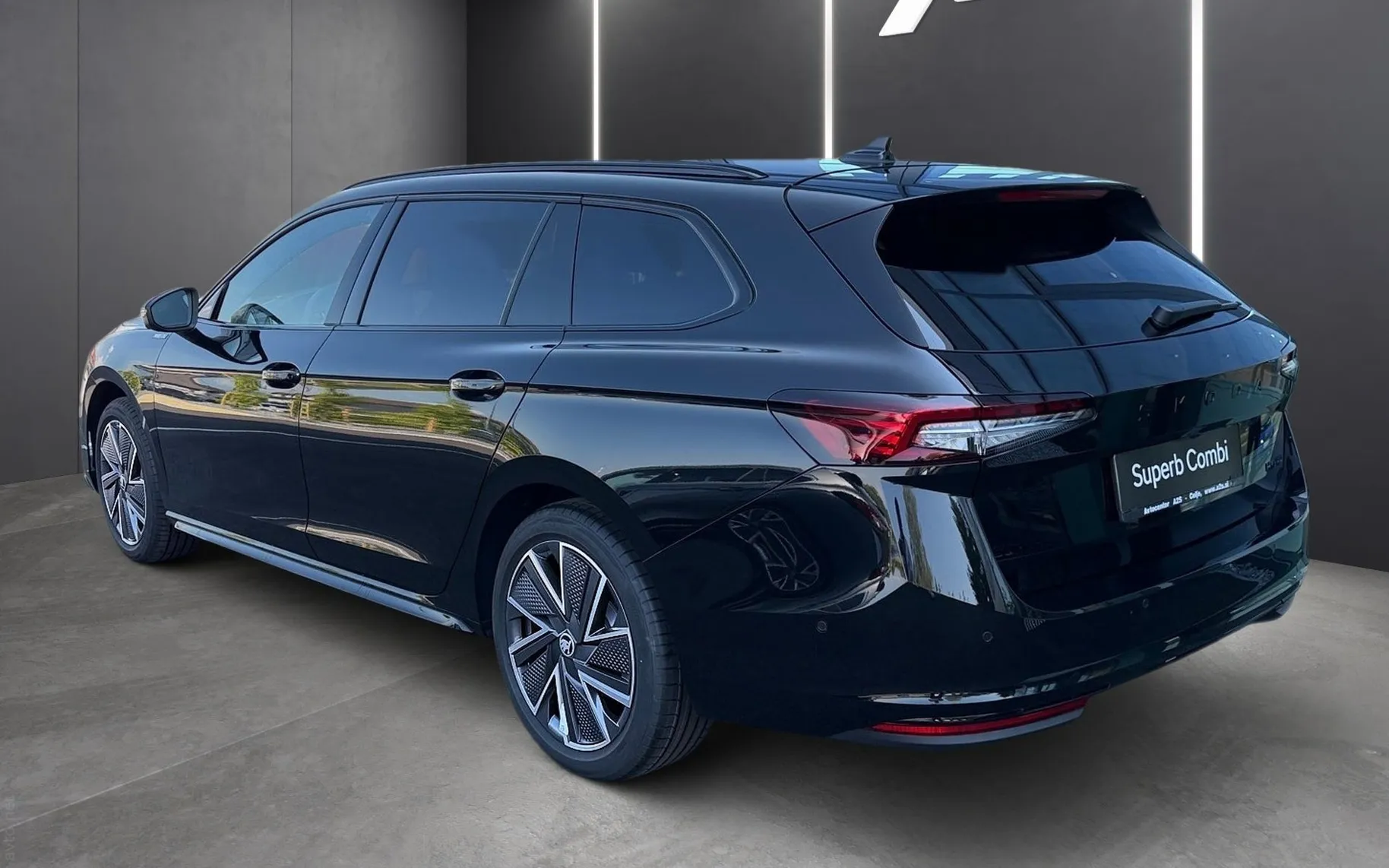 Zunanja slika - Škoda Superb - Combi 1.5 TSI mHEV Sportline DSG - 4
