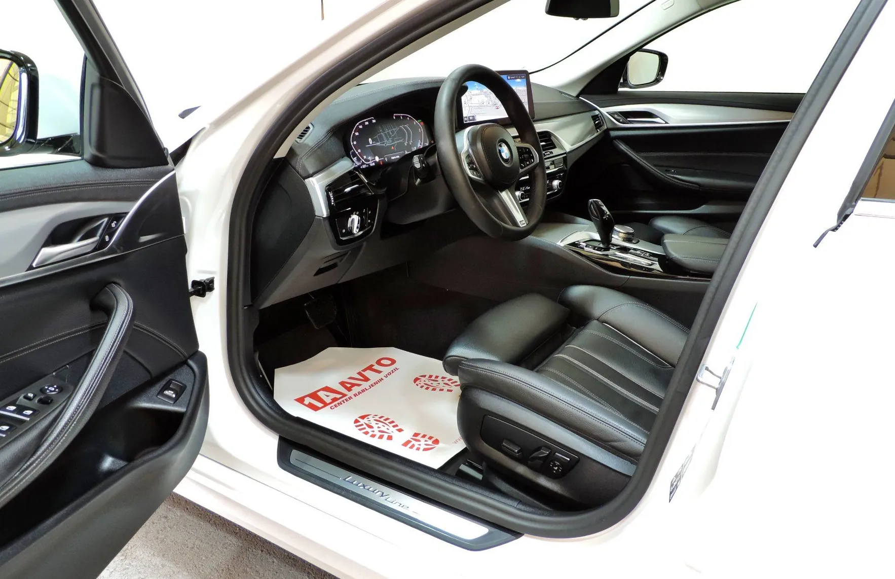 Zunanja slika - BMW Serija 5 - Touring: 520d xDrive Touring Avt. Luxury - 9