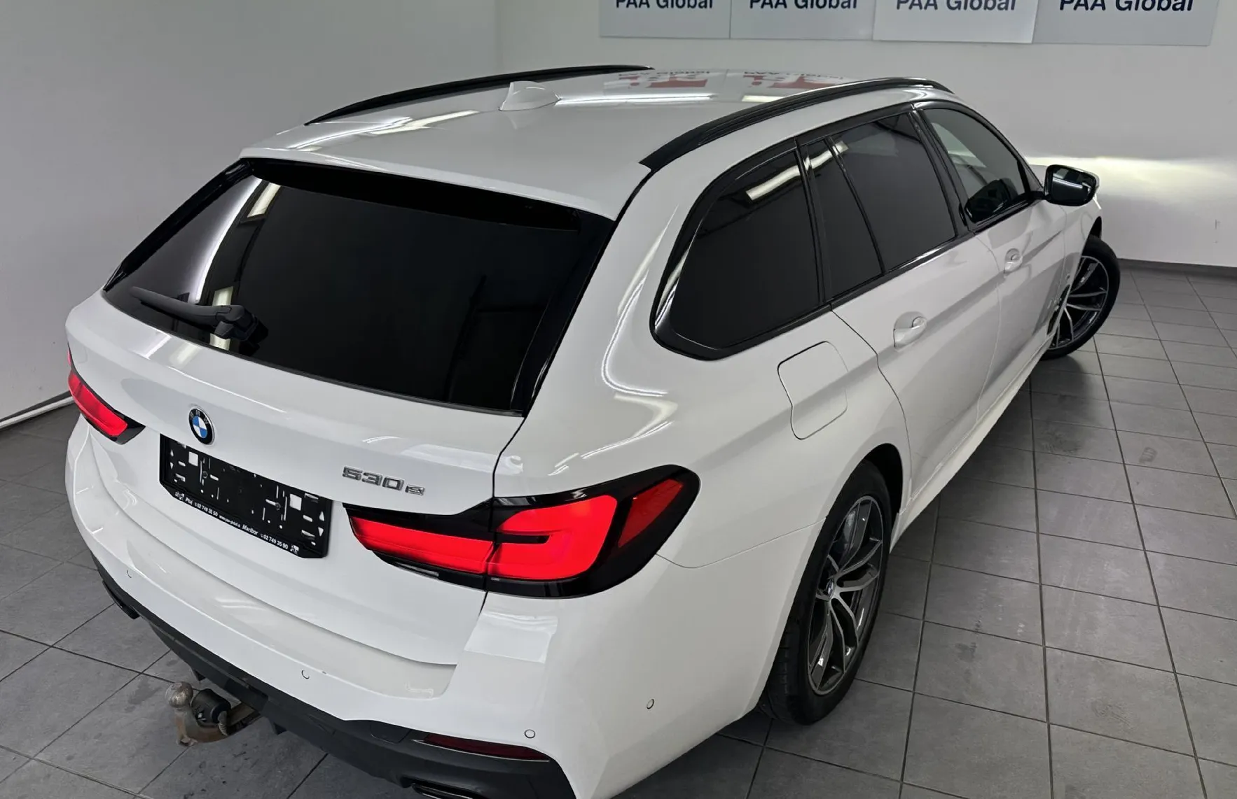 Zunanja slika - BMW Serija 5 - Touring: 530e  Avt.M Sport.4X4.NEMŠKI+4ALU.KAMERA.LED.AC - 15