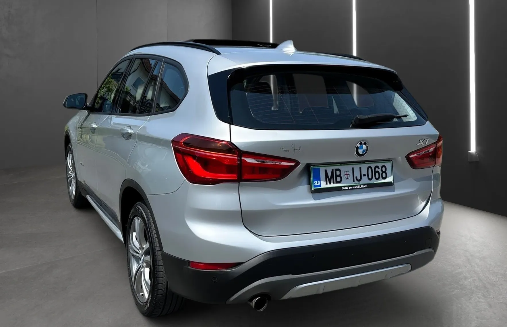 Zunanja slika - BMW X1 - serija : xDrive18d SPORT LINE FUL LED NAVI ACC HUD PDC PANO - 6