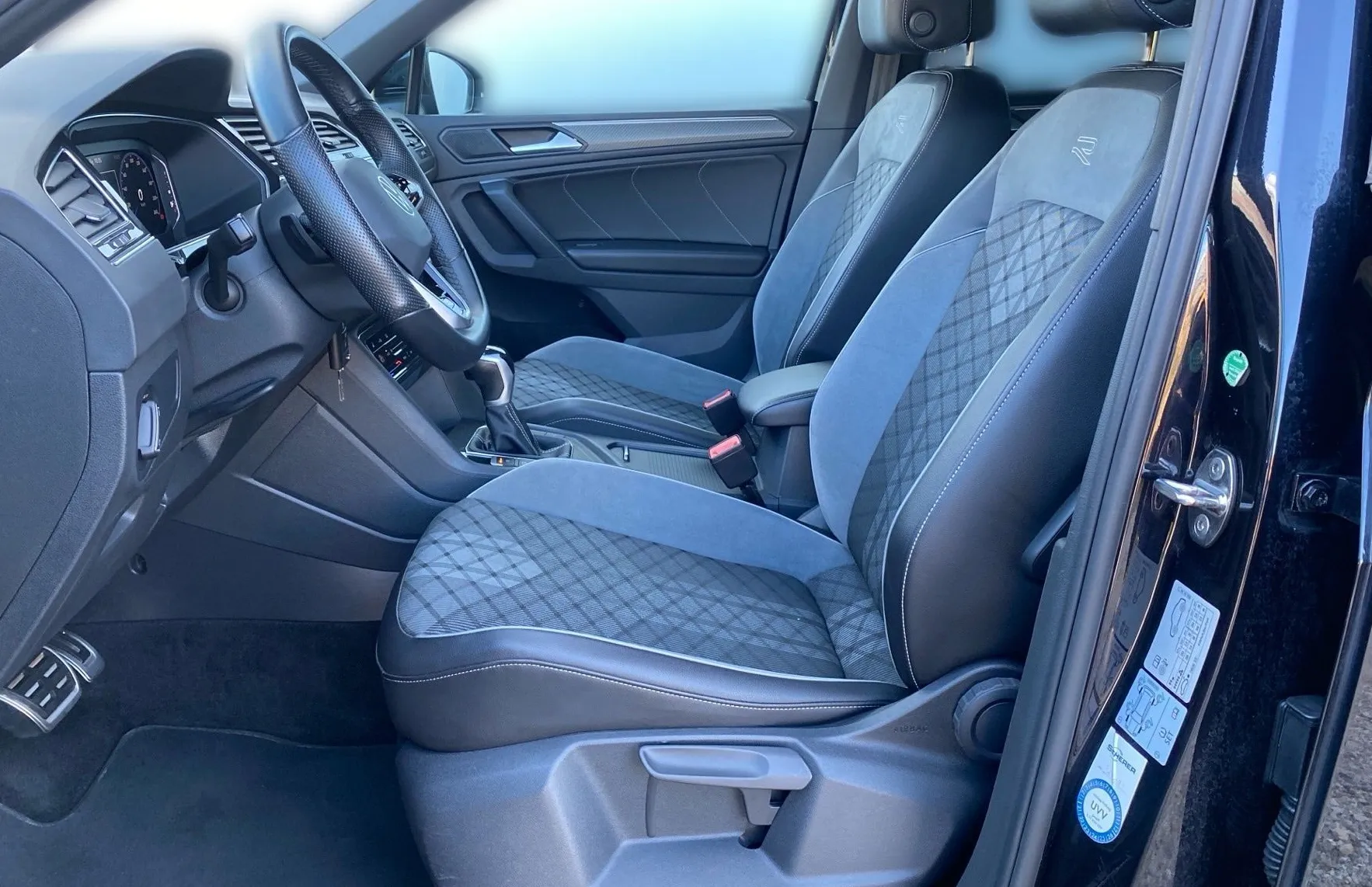 Zunanja slika - VW Tiguan - 2.0 TDI DSG R-Line-Black Style-Matrix-Vl.kljuka... - 6