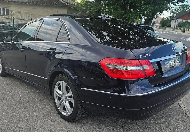 Zunanja slika - Mercedes-Benz E-Razred - 220 CDI °AUT° 170ks AVANTGARDE °XENON° °STR.OKNO° - 8