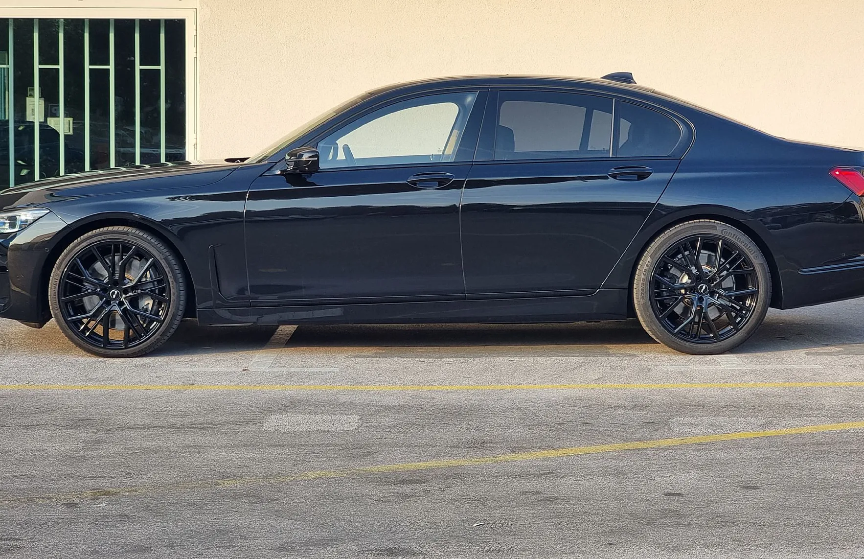 Zunanja slika - BMW Serija 7 - : 750i xDrive - 8