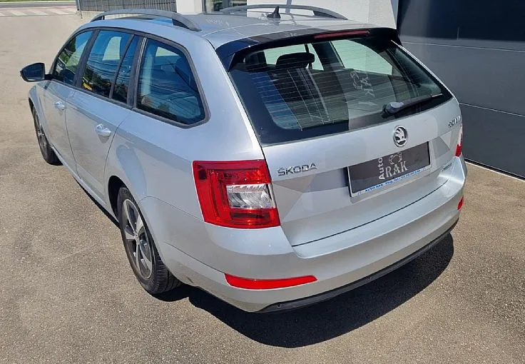 Zunanja slika - Škoda Octavia - Combi 1.6 TDI Ambition - 5