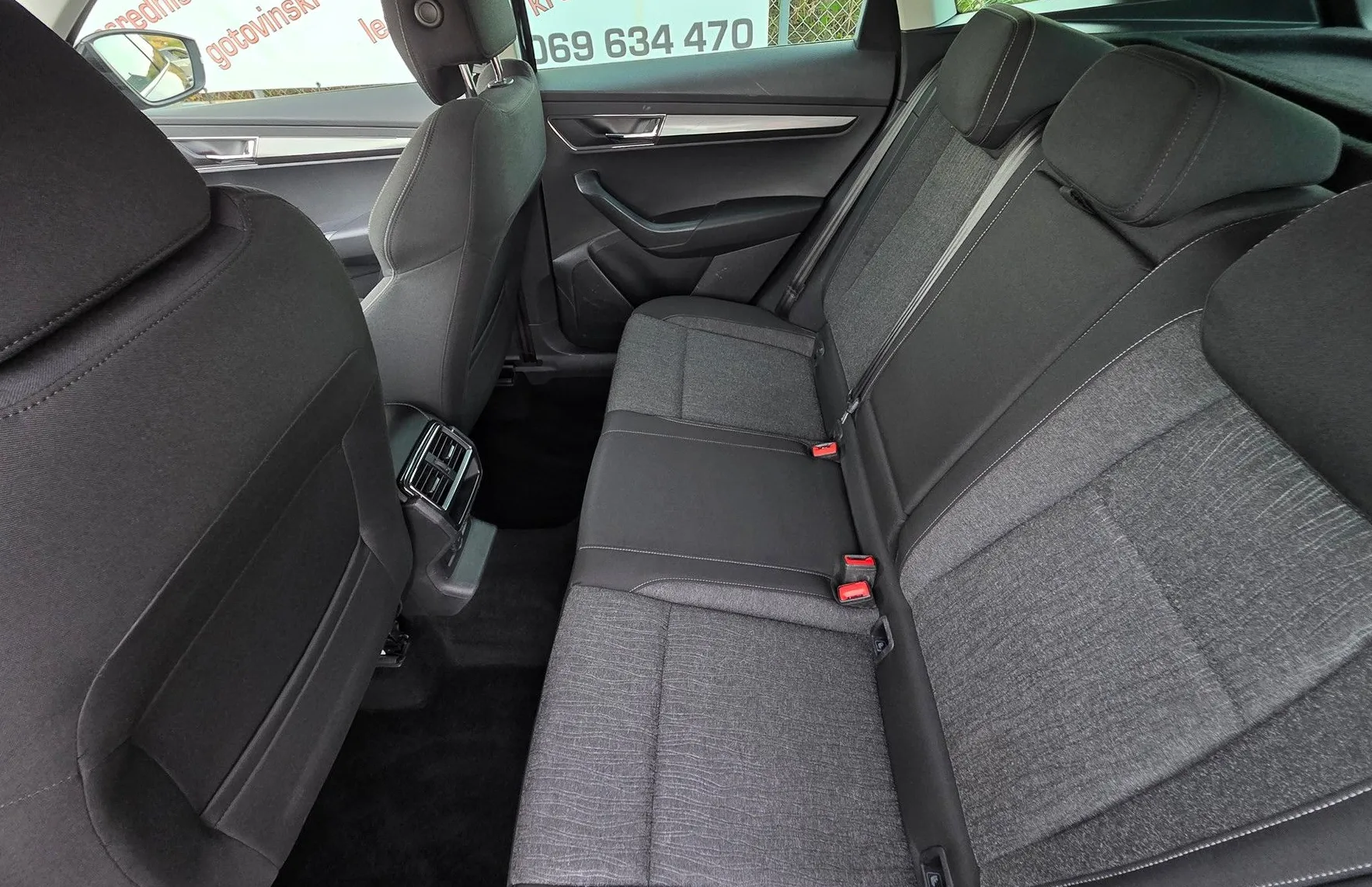 Zunanja slika - Škoda Karoq - 1.0 TSI SPORT LED-KAMERA-NAVI-GRETJE SŽ-1.LASTNIK - 14