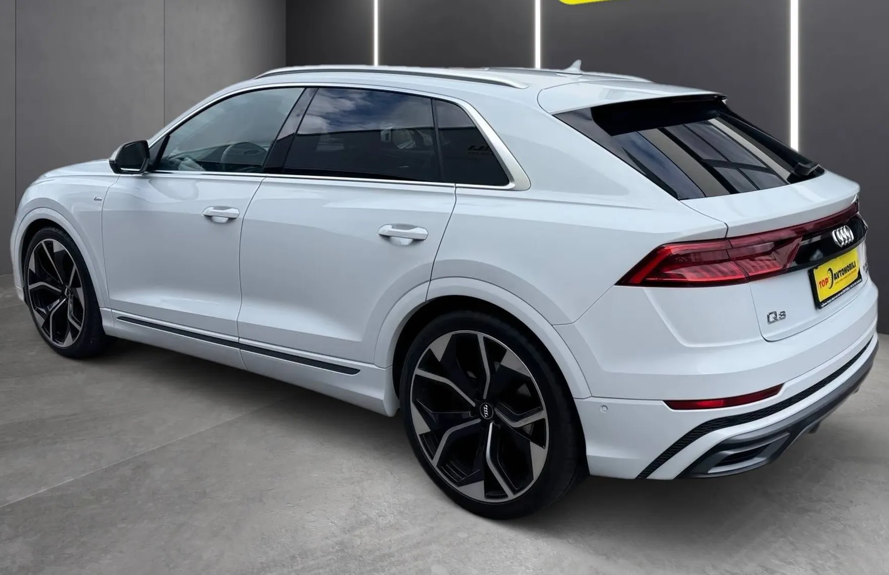 Zunanja slika - Audi Q8 - 50 TDI QUATTRO S-LINE MATRIX PERLA BELA HEAD UP - 5