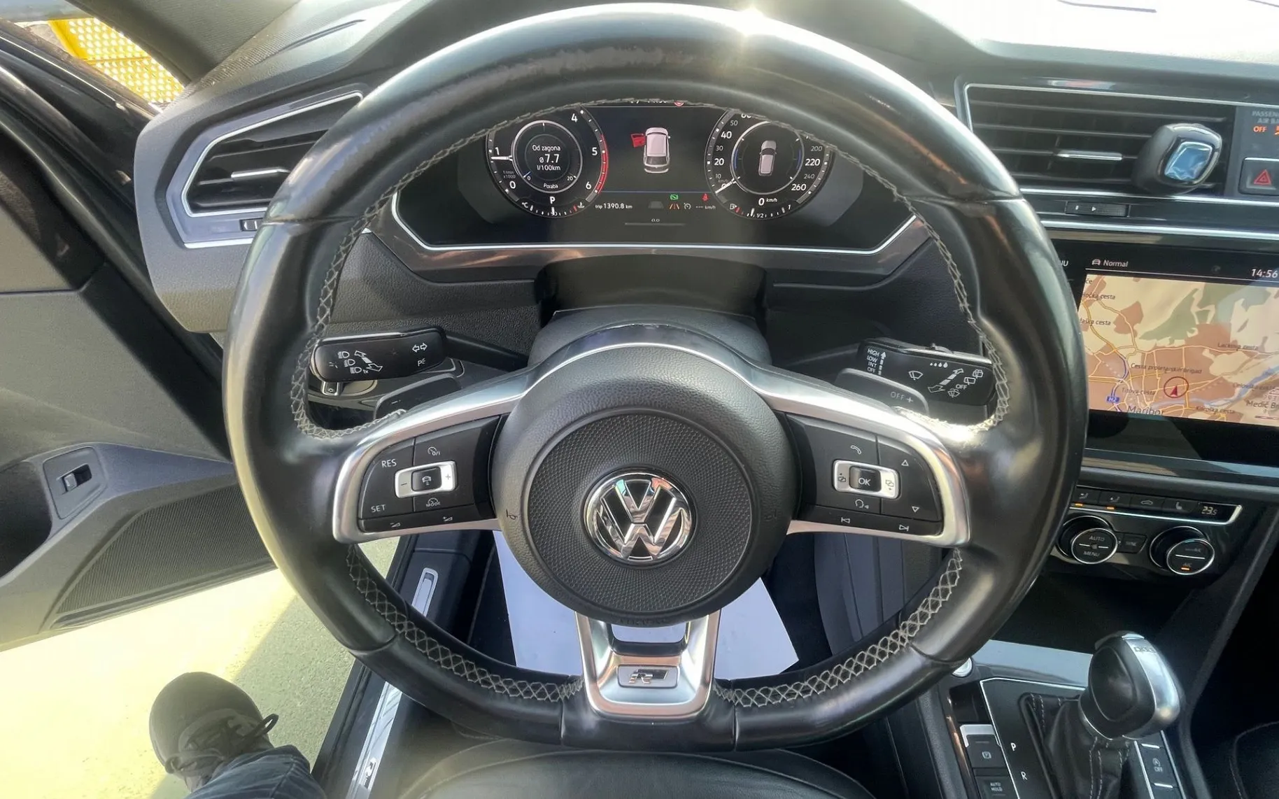 Zunanja slika - VW Tiguan - R-LINE 140 KW 4X4 LED.NAVI.KAMERA.USNJE.2XPDC - 18
