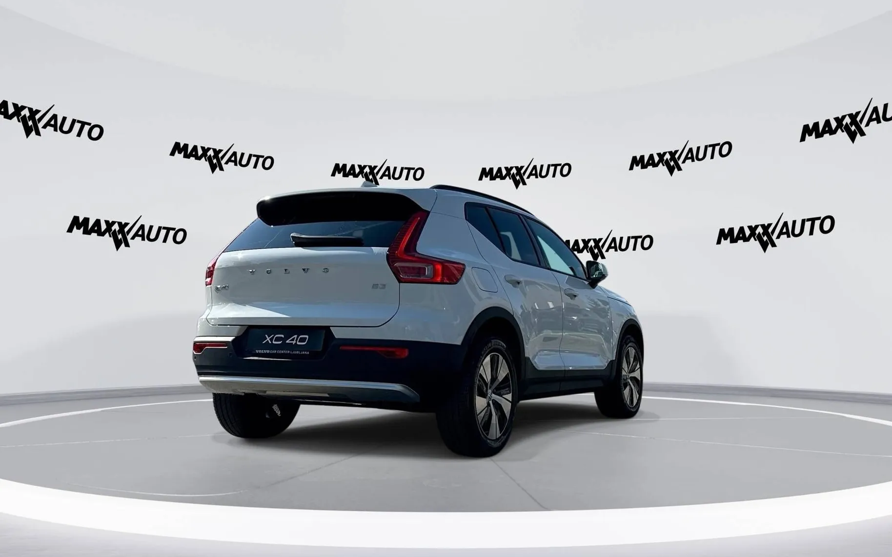 Zunanja slika - Volvo XC40 - B3P Core Avt. - 5