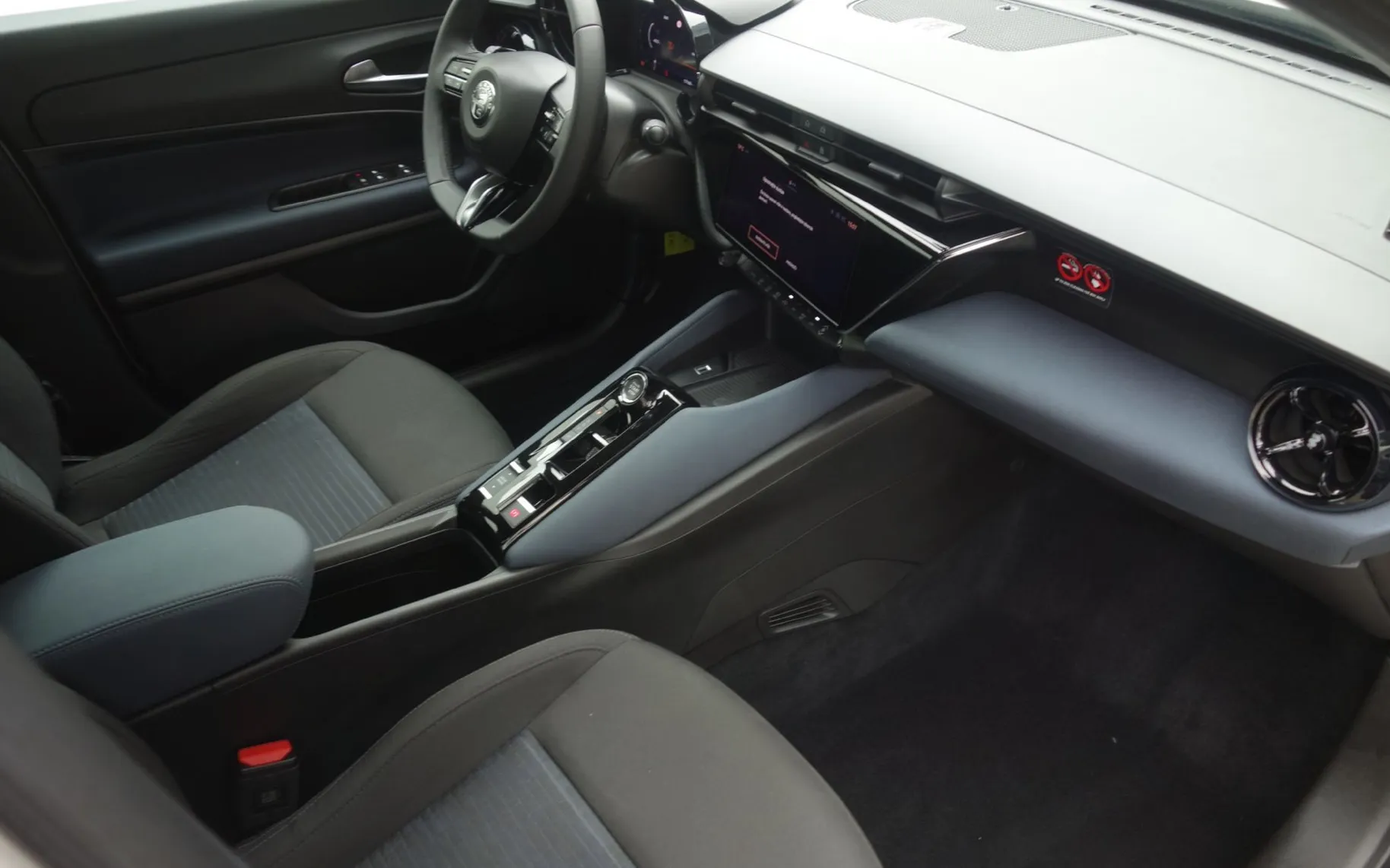 Zunanja slika - Alfa Romeo Junior - Ibrida 1.2 Core Avt. - 9