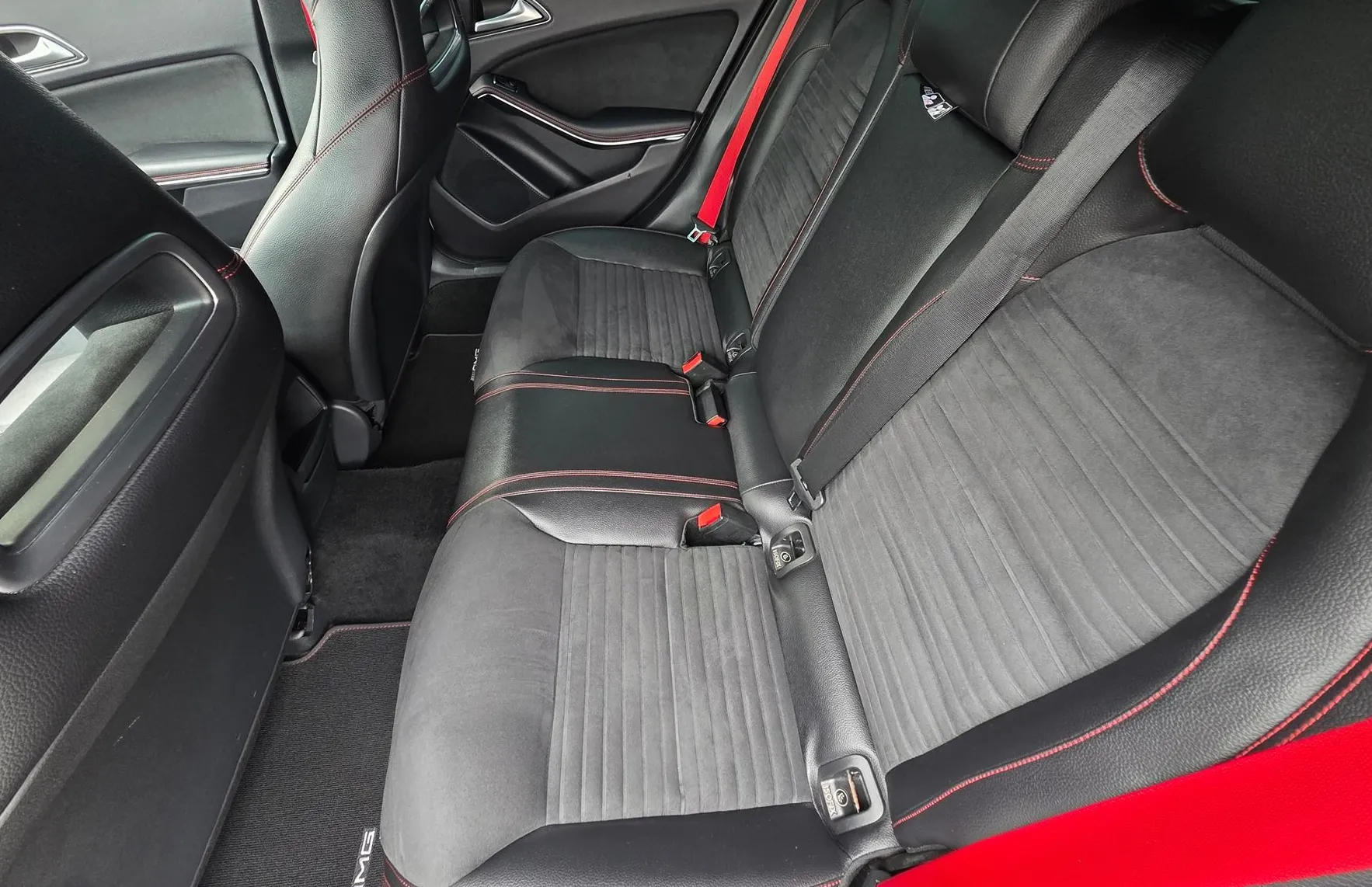 Zunanja slika - Mercedes-Benz A-Razred - A 45 AMG 4MATIC XENON-KAMERA-NAVI-SLOVENSKI - 14