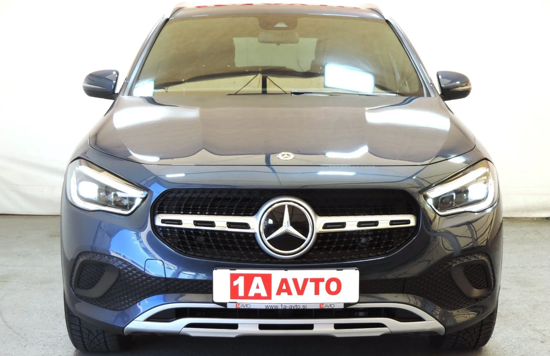 Zunanja slika - Mercedes-Benz GLA-Razred - GLA 220 d 4MATIC  Avt. KAMERA-USNJE-LED... - 2