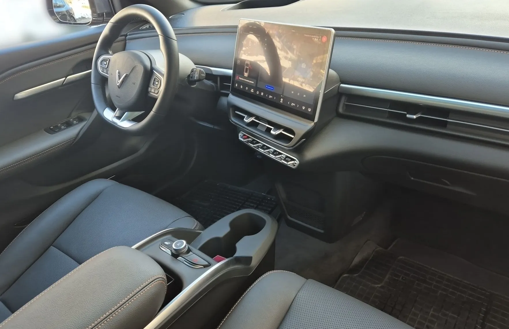 Zunanja slika - Vinfast VF6 - PLUS 59.6kWh 204PS FWD - 14