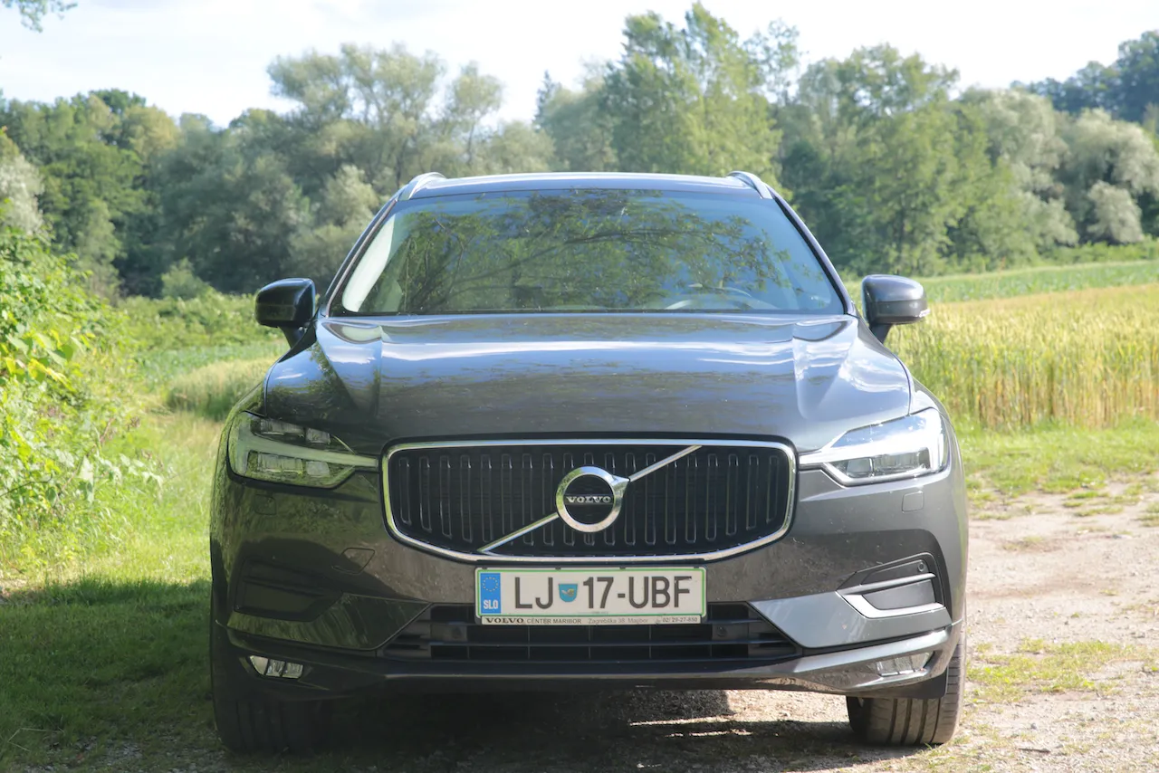 Zunanja slika - Volvo XC60 - Volvo  D4 Business Avt., PANO., H/K., kljuka - 2