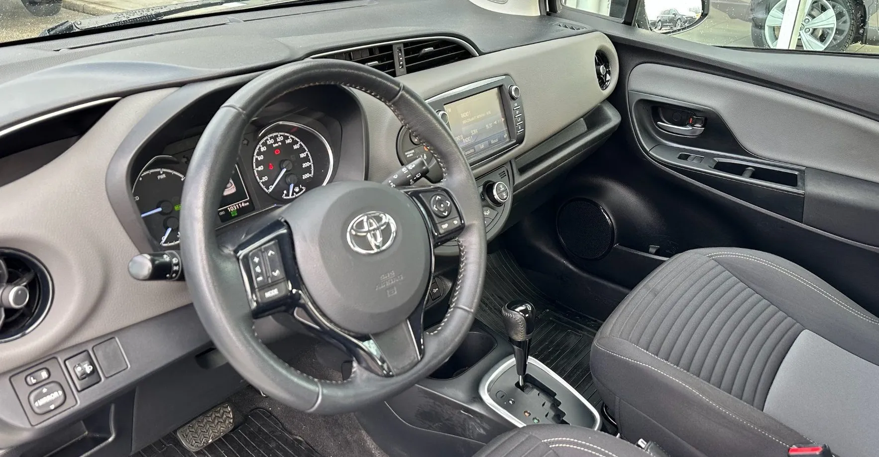 Zunanja slika - Toyota Yaris - Hybrid 1.5 VVT-i Stella Avt. SLO POREKLO - 9