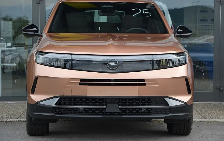 Zunanja slika - Opel Grandland - 1.2 MHEV 100KW TURBO GS DCT - 2