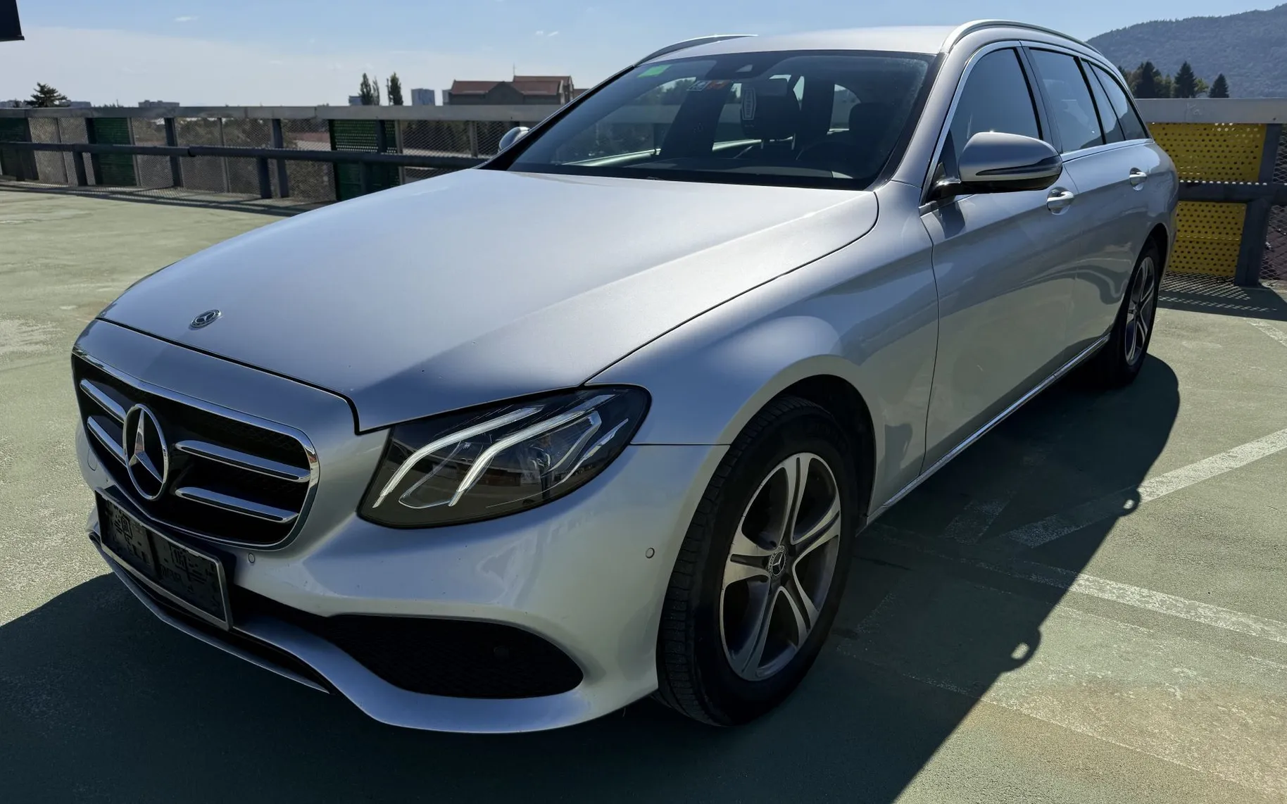 Zunanja slika - Mercedes-Benz E-Razred - 220 t  avt.kamera.143KW - 1
