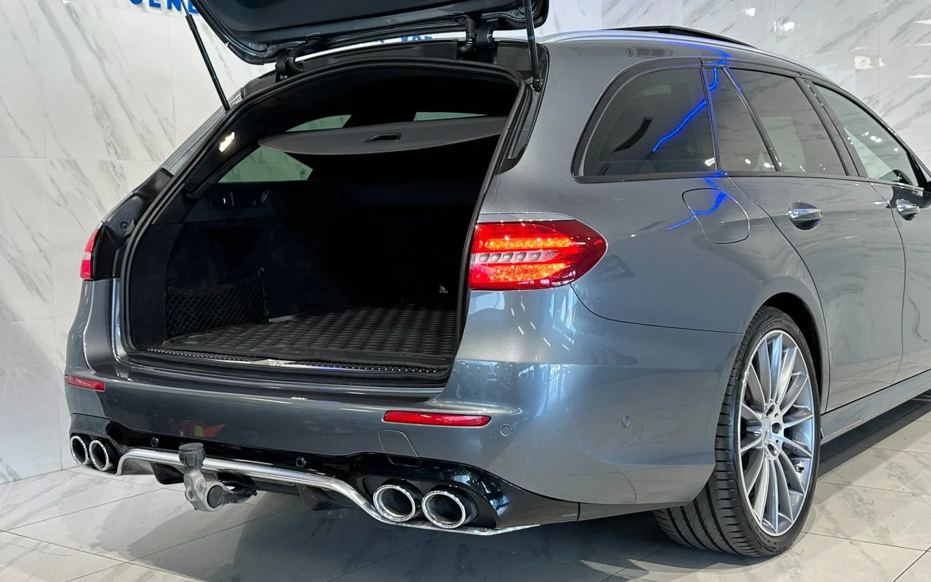 Notranja slika - Mercedes-Benz E-Razred - AMG 53 4MATIC+ T |Pano|Zračno|HUD|ACC|Kljuka|Hlaj. - 8